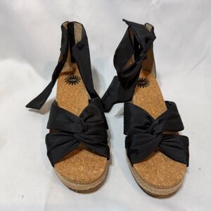 Ugg Women's Black Strappy Bow Wedge Heels Size 7.5 NWT